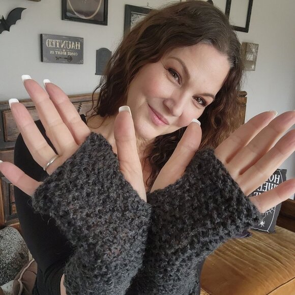 Hand Knit Fingerless Gloves, Armwarmers in Gray Yarn, Womens "Twilight Cloud", - Picture 7 of 13